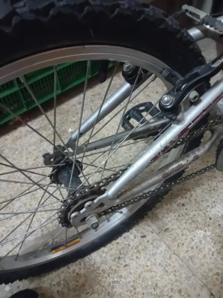 Bicicleta plateada