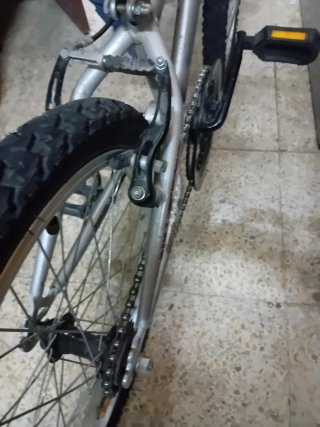 Bicicleta plateada