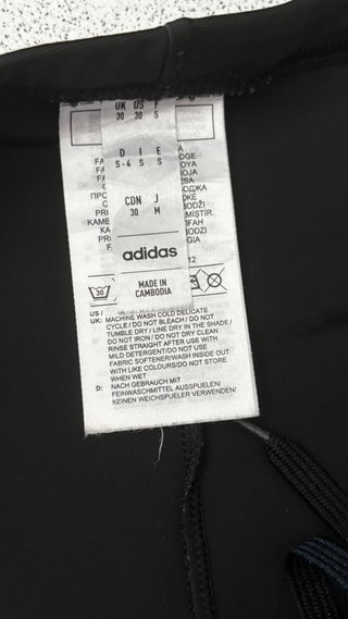 Pantalón corto running Adidas negro
