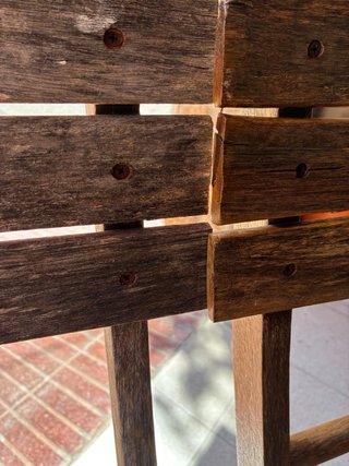 Mesa y 4 sillas de madera plegables