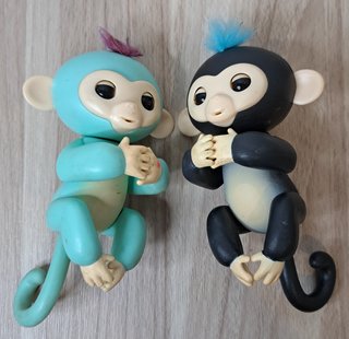 Lotto 2 Fingerlings Scimmiette Interattive WowWee