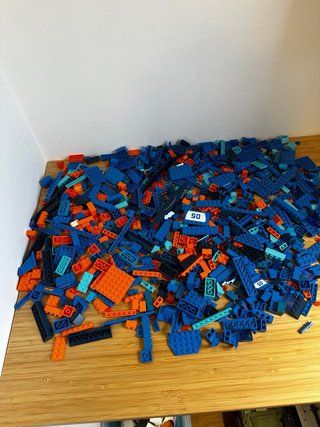 Piezas de Lego (Azul y Naranja)