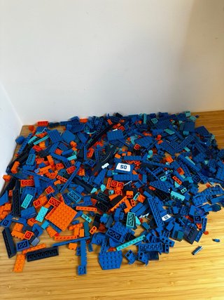 Piezas de Lego (Azul y Naranja)