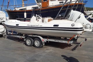 Embarcación Capelli Tempest 700 – Suzuki 200 CV