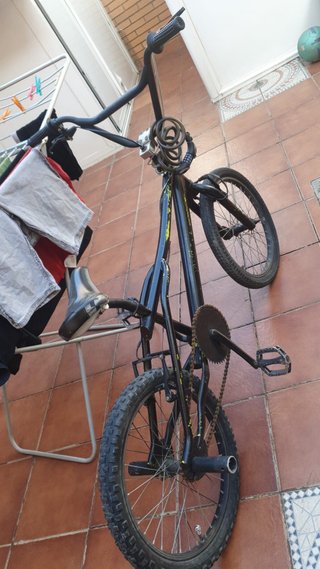 Bicicleta BMX negra