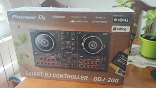 Controlador DJ Pioneer DDJ-200