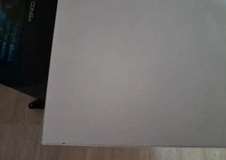Mueble bajo gris y blanco