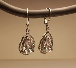 Pendientes de lágrima con circonita plateados