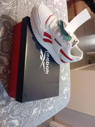 Deportivas Reebok Blancas y Rojas