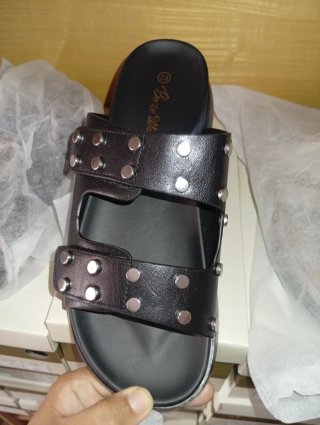 Chanclas Beige y Doradas Mujer hay todas las talla