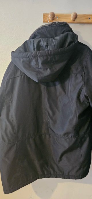 Parka plumifero hombre C&A negra
