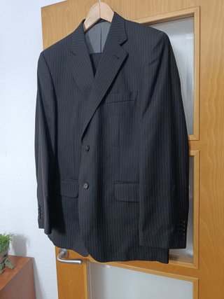 Traje de raya diplomática.