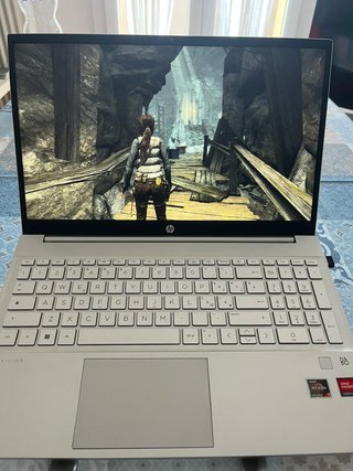 PC HP Pavilion Ryzen 7 Argento