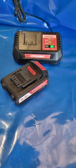 Llave de impacto HYCHIKA 18V