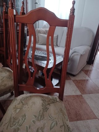 Mesa y 6 sillas de comedor