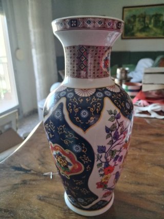 Jarrón de cerámica y porcelana