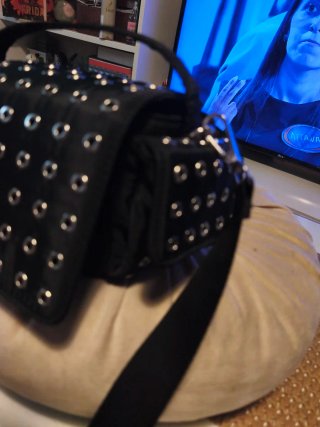 Bolso Parfois negro tachas