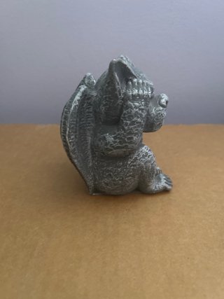 Escultura Gárgola comprada en la plaza Notre Dame