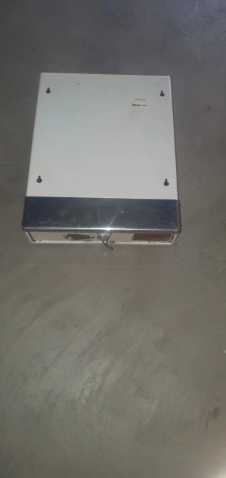 Caja registradora metálica