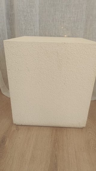 Mesa Auxiliar Zara Home Cemento
