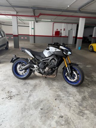 Yamaha MT-09 SP akrapovic