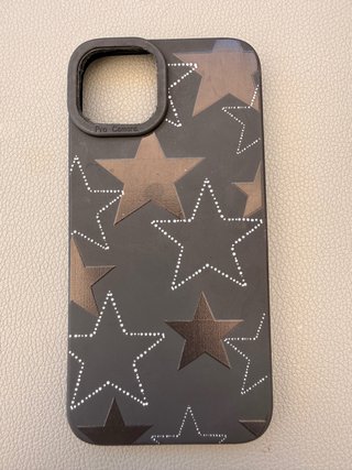 Funda iPhone 13 estrellas negras