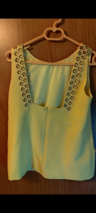 Traje ARGGIDO de mujer amarillo
