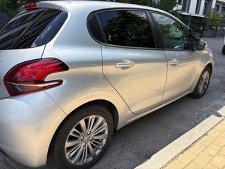 Peugeot 208 2016