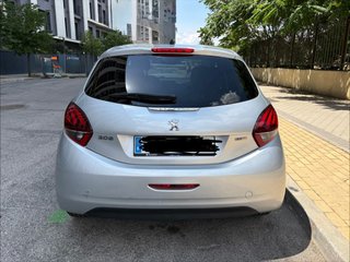 Peugeot 208 2016