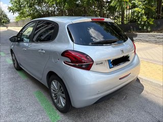 Peugeot 208 2016