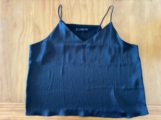 Camiseta tirantes negra Mango