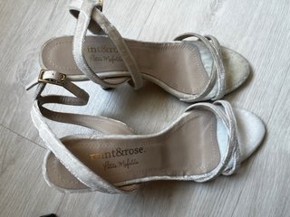 Sandalias blancas Mint & Rose Novia Talla 37