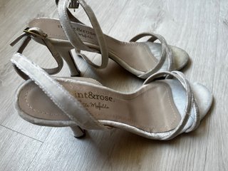 Sandalias blancas Mint & Rose Novia Talla 37