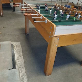 Futbolín de madera