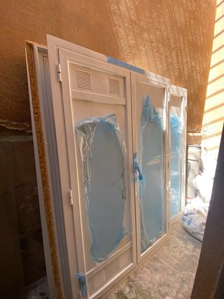 Puertas de aluminio blancas