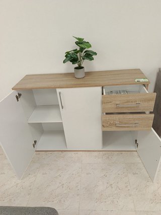 Cómoda 3 puertas y 2 cajones