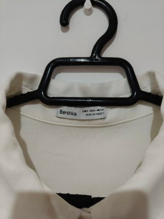 Camisa crop satén blanca
