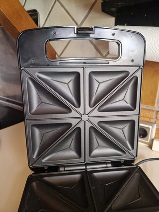 Sandwichera Eléctrica Negra