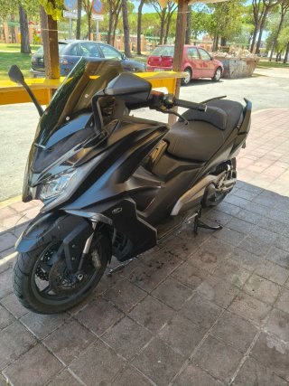 Kymco AK 550 Maxi Scooter Negra