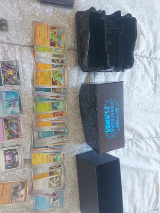Pokemon Fantasmal Flames (Inglés)