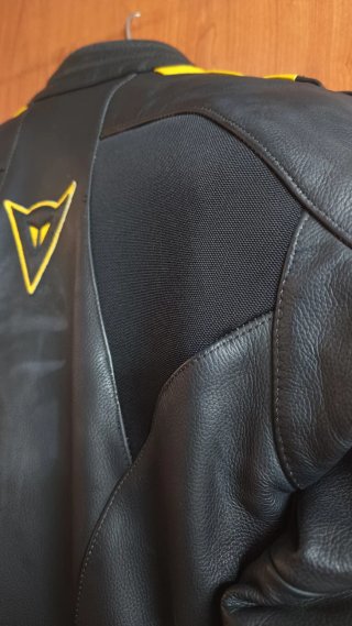 Mono Dainese Moto Mujer Negro/Amarillo T44