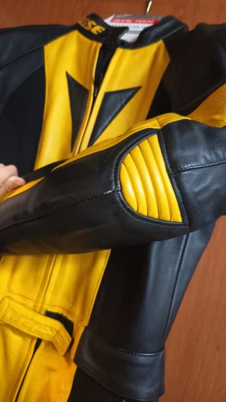 Mono Dainese Moto Mujer Negro/Amarillo T44