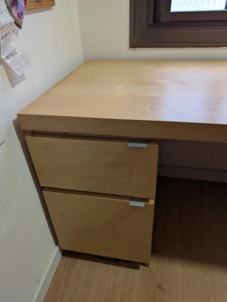 Escritorio Ikea MALM con cajonera