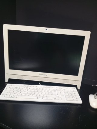 Ordenador Lenovo Blanco