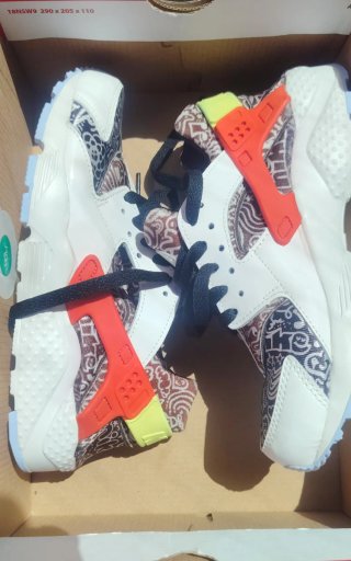 Nike Huarache run 37.5