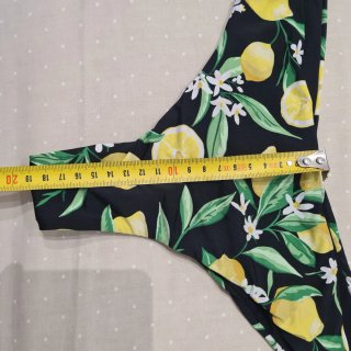 Bikini de limones negro y amarillo