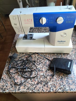 Máquina de coser EuroRefrey ER682