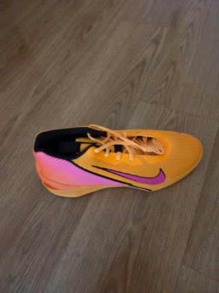 Zapatillas Nike Naranja y Negra