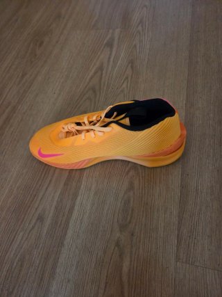 Zapatillas Nike Naranja y Negra