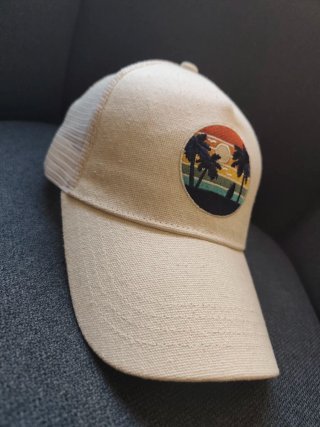 Gorra con Bordado flow playa